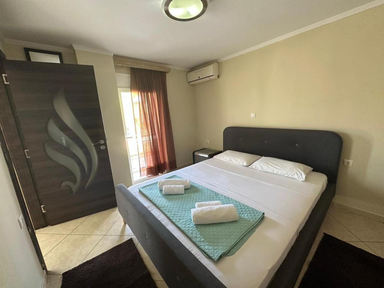 Riviera No 5 * Anavyssos